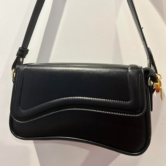 Neiman Marcus Black PU leather Saddle Bag - Picture 1 of 9